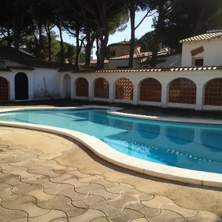 Prázdninový dům Vacay Passatge, Piscina Comunitaria Y Aire Puro! En La Costa Brava, L'escala!
